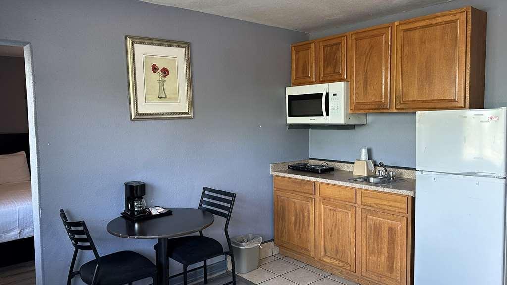 Americas Best Value Inn And Suites Groves Quarto foto