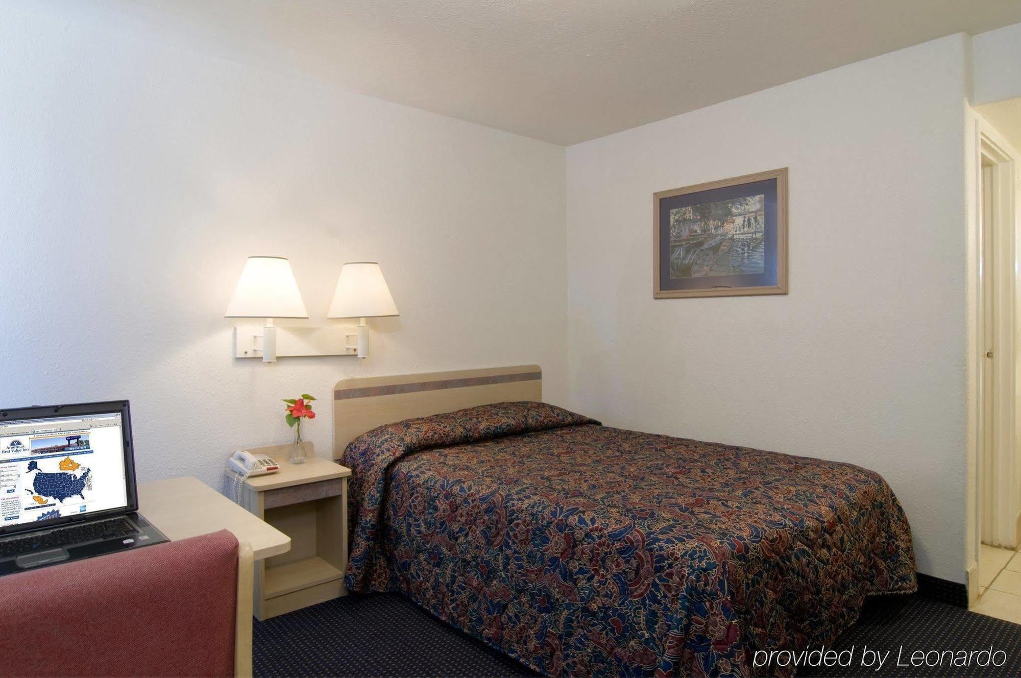 Americas Best Value Inn And Suites Groves Exterior foto
