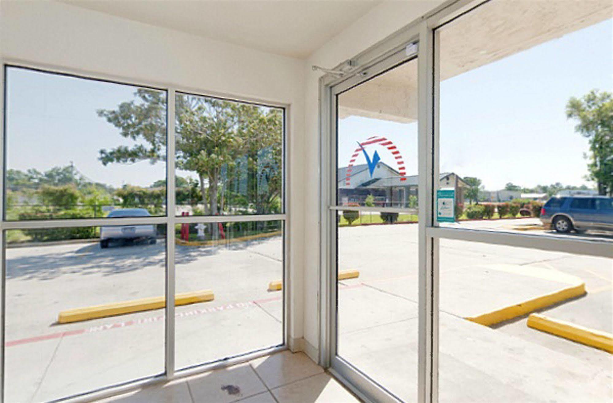 Americas Best Value Inn And Suites Groves Exterior foto